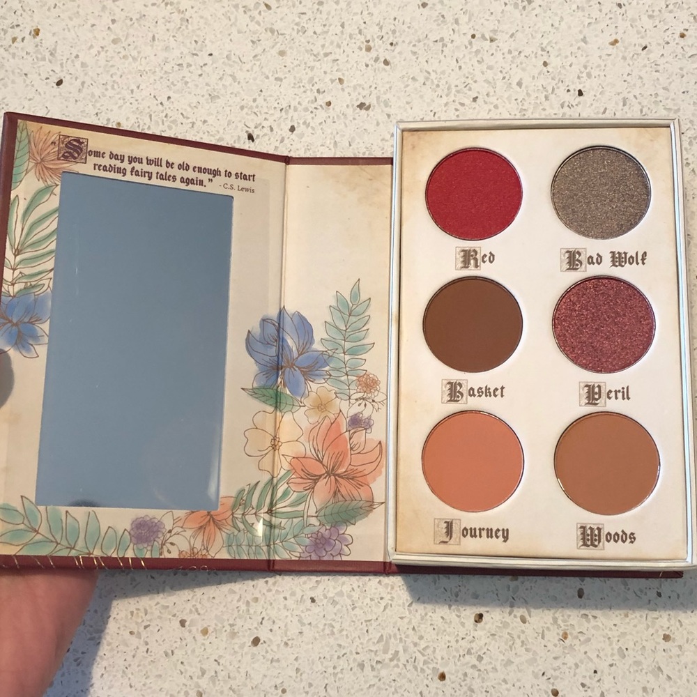 Storybook cosmetics red riding hood palette ❤️